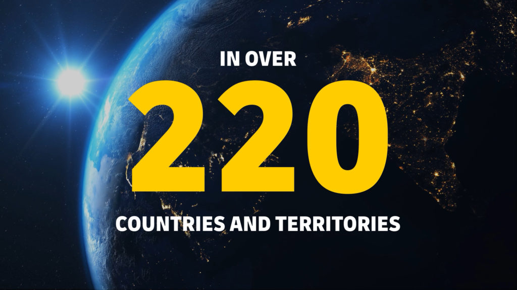 Im Hintergrund befindet sich die Erde im All. Daraus steht der Text: In over 220 Countries and territories. Thumbnail einer Animation als Kampagne für die Deutsche Post AG.